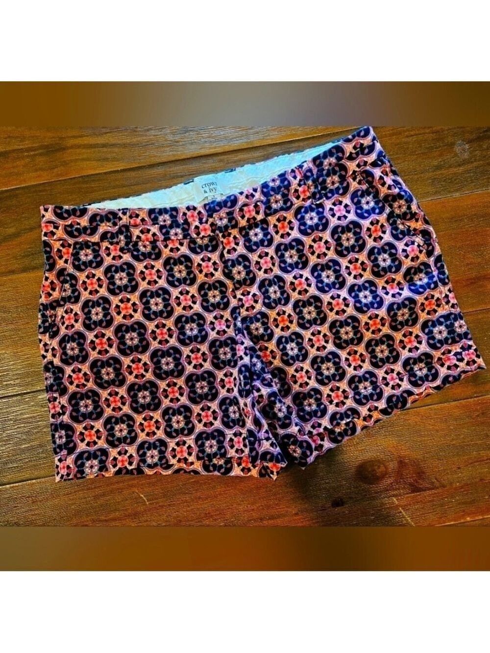 CROWN & IVY WOMEN'S PINK & PURPLISH BLUE SHORTS 4" INSEAM SIZE 8
